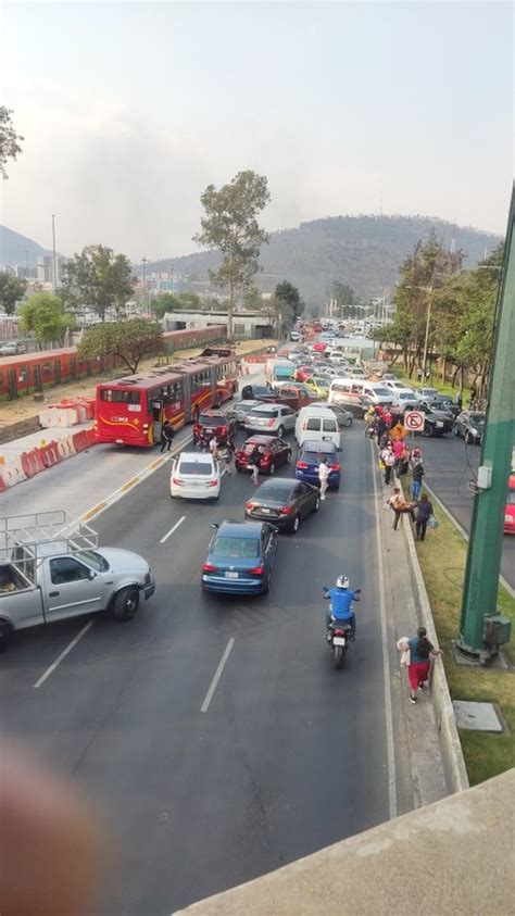 Una pipa se incendió sobre Insurgentes Norte Infobae