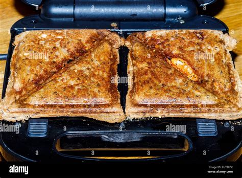 Toastie Machine Hi Res Stock Photography And Images Alamy