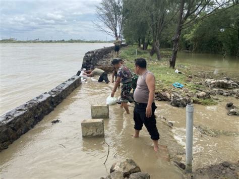 Akibat Tanggul Laut Jebol Kawasan Pantai Marina Terendam Air Laut