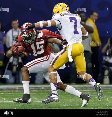 Alabama S Darius Hanks 15 Catches A Pass In Front Of LSU S Tyrann