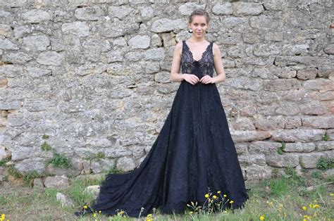 robe de mariée noire chez les Mariées de Provence