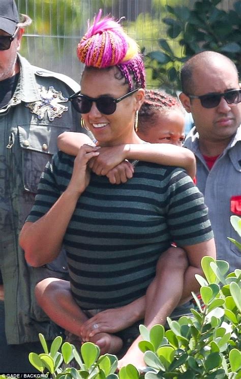 Alicia Keys Rocks Colorful Braids With Son Egypt In Rio Daily Mail Online