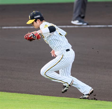 【阪神】中野拓夢31試合目で二塁初失策となる悪送球 遊撃からコンバートの今季は好守連発も 阪神タイガースちゃんねる