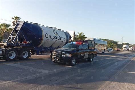 Vecinos De Xcalak Bloquean Carretera A Mahahual Llevan D As Sin Luz