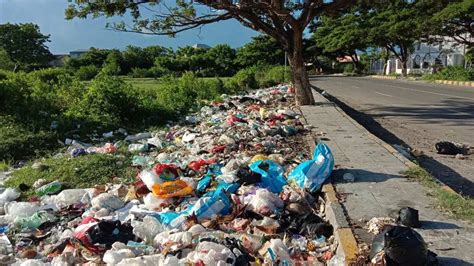 Miris Tumpukan Sampah Jadi Aksesoris Kota Jelang Hari Jadi Jeneponto