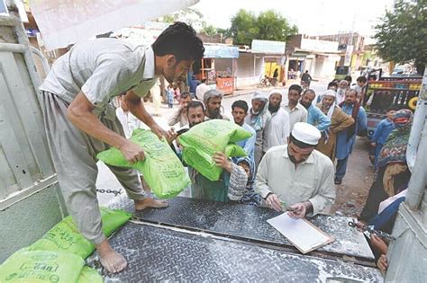 پنجاب میں آٹے کی قیمتیں آسمان سے باتیں کرنے لگیں، عام آدمی کی دسترس سے