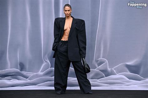 Joan Smalls Flashes Her Nude Tits At The Balenciaga Show In Paris