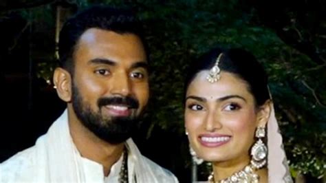 Athiya Shetty And KL Rahul Make Their First Pap Appearance As A Married