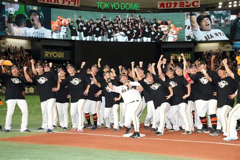 【巨人】松田宣浩「熱男」4万人と共有「皆さんで最高の熱男を」完全燃焼、松田コールに涙腺崩壊 プロ野球写真ニュース 日刊スポーツ