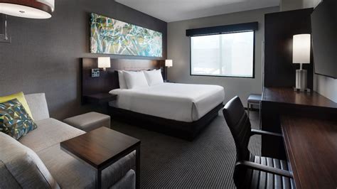 Hotel Rooms near Children's Creativity Museum | Hyatt Place San ...