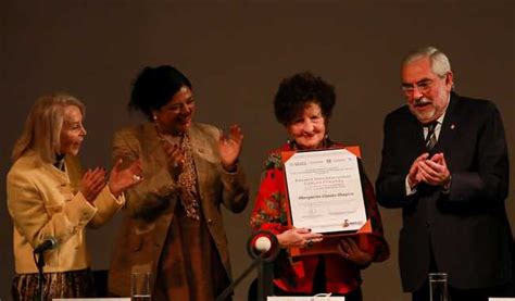 Margo Glantz Recibió El Premio Internacional Carlos Fuentes A La