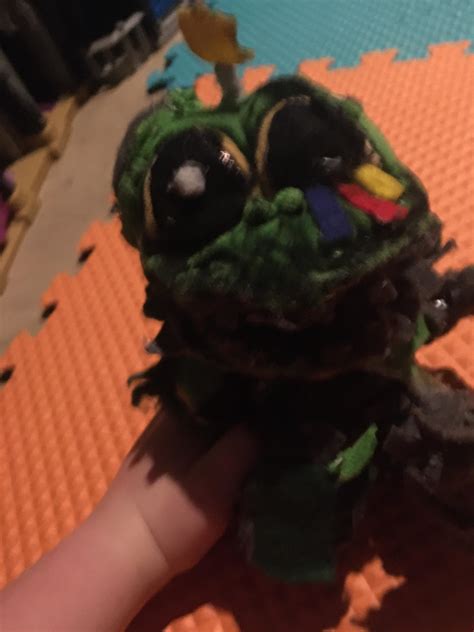 Posting This Again Twisted Happy Frog Plush Work In Progress Try To Draw Him Rfivenightsatfreddys