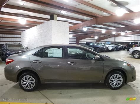 2017 Falcon Gray Metallic Toyota Corolla LE 119281472 Photo 2