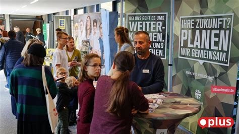 Firmen Werben Um Azubis Mit Originellen Messeauftritten Onetz