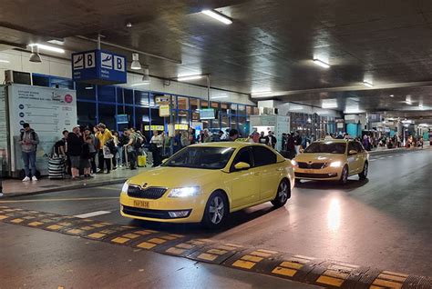 Cómo ir del aeropuerto de Atenas al centro metro bus taxi