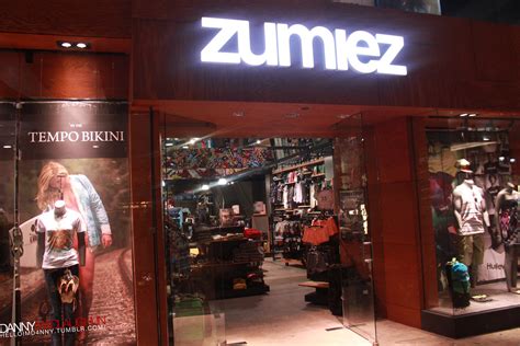 Zumiez Zumiezs Store Front At The Fashion Show Mall In Flickr