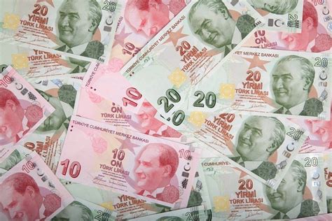 La lira turca gana un 22 5 en 48 horas tras la intervención de Ankara