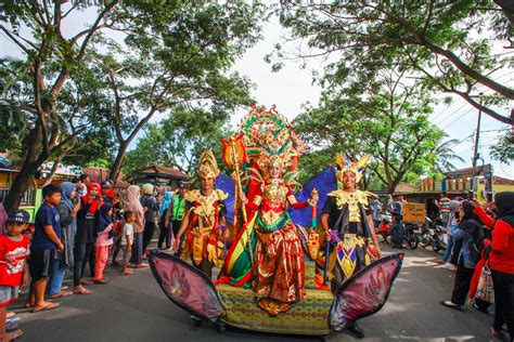 Makna Di Balik Festival Bau Nyale Di Mandalika Lombok Event