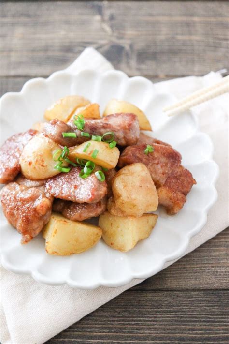 新じゃがいもと豚肉のバター醤油炒め♪メインのおかずに！簡単徳之島レシピ｜管理栄養士namiのレシピブログ