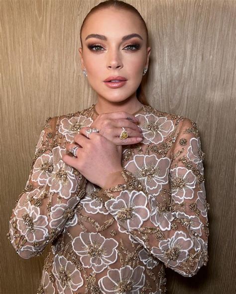 🌹𝓢𝓱𝔂𝓵𝓪 𝓙𝓮𝓷𝓷𝓲𝓷𝓰𝓼🥀 On Twitter Rt Hslohan Omg Lindsay Lohan Looks So