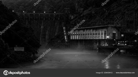 Early Morning at Cheoah Dam — Stock Photo © kvddesign #329439412