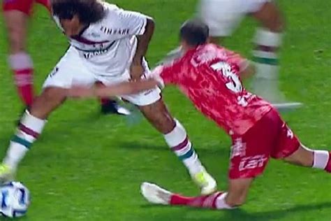 Quién Es El Jugador De Argentinos Que Lesionó El Brasileño Marcelo Y Le