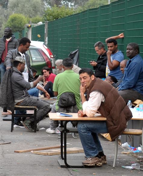 Pacchi Dei Corrieri In Ostaggio Via Il Sit In O Addio A Milano