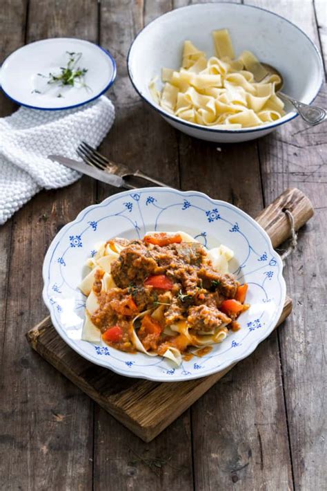 Gulasch mit Bandnudeln Rezept für den Thermomix