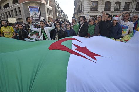 الجزائر النيابة طلبت السجن سنة ضدّ أحد الوجوه البارزة في الحراك النهار