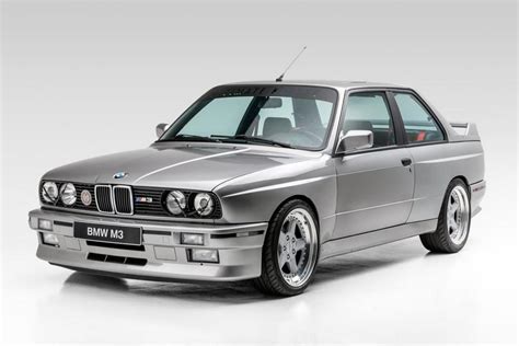 1988er Bmw M3 E30 Mit Zeitgenössischem Tuning