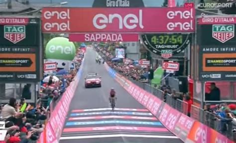 È Andrea Vendrame il vincitore della tappa friulana del Giro d Italia