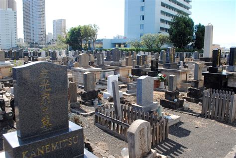 Moiliili Japanese Cemetery – Historic Hawaii Foundation