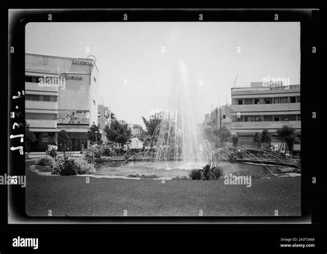 Dizengoff Circle Hi Res Stock Photography And Images Alamy