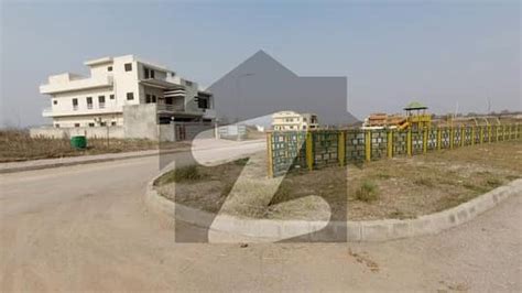 Ideally Located Residential Plot Of 1 Kanal Is Available For Sale In