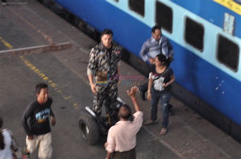 Akshay Kumar Snapped On The Sets Of South Remake Thuppakki In Mumbai