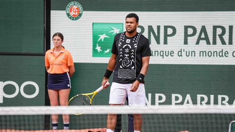 Roland Garros En Larmes Tsonga Fait Ses Adieux Au Tennis Après Une