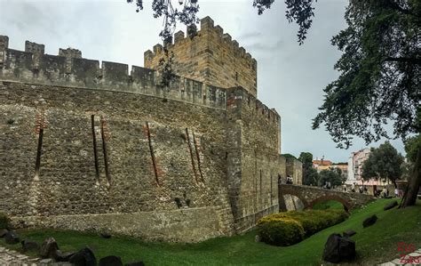 Lisbon Castle (Sao Jorge): visit tips + photos