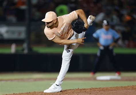 Caen Toros Del En Duelo De Pitcheo En Linea BC