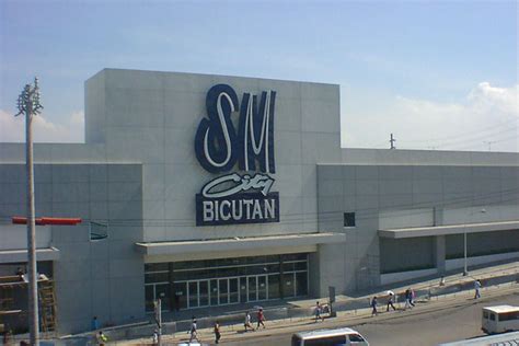 SM City Bicutan Monolith