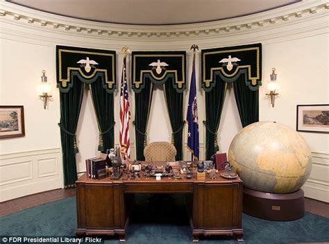 Oval Office Desks That Have Served The Presidents Daily Mail Online