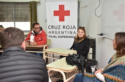 Saber Mas Santa Fe El Senador Pirola Con Integrantes De La Cruz Roja