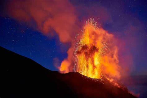 Vulcano Stromboli Dove Si Trova Cosa Vedere Escursioni E Altro