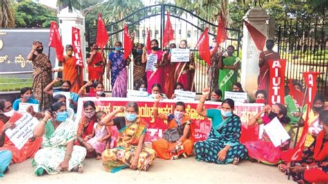 Mid Day Meal Workers Seek Payment Of Wages Star Of Mysore