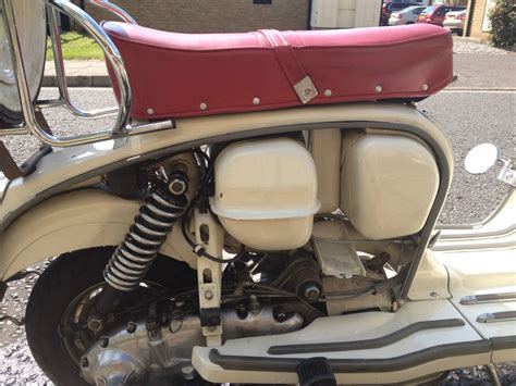 Lambretta SX200 - Old English White