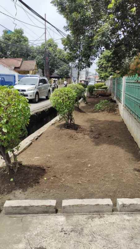 Rumah Strategis Di Pinggir Jalan Raya