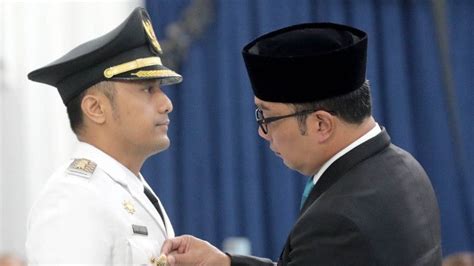 Hengky Kurniawan Dilantik Jadi Bupati Bandung Barat Ridwan Kamil