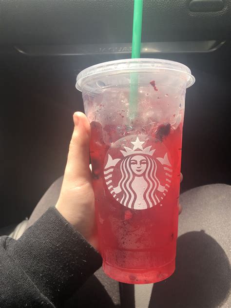 Very Berry Hibiscus Refresher 🌹 Starbucks Coffee Drinks Starbucks