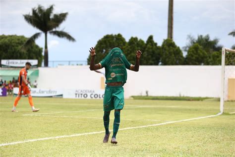 Xv De Ja Aproveita Falha Bizarra E Vence A Francana Na Estreia Da