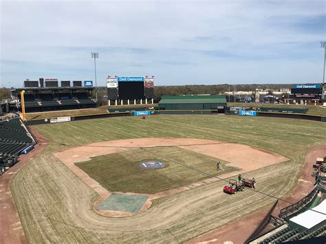 Now Starring On The Small Screen Dell Diamond Ballpark Digest