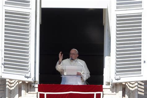 Un Fuerte Resfriado Evita Que El Papa Se Asome Este Domingo A La